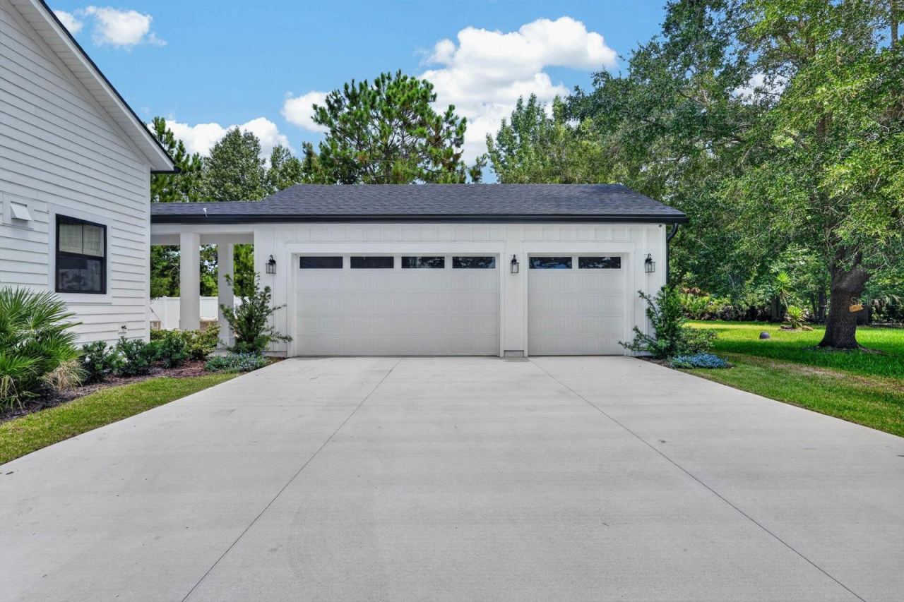 Photo 7 of 20: Three Car Garage