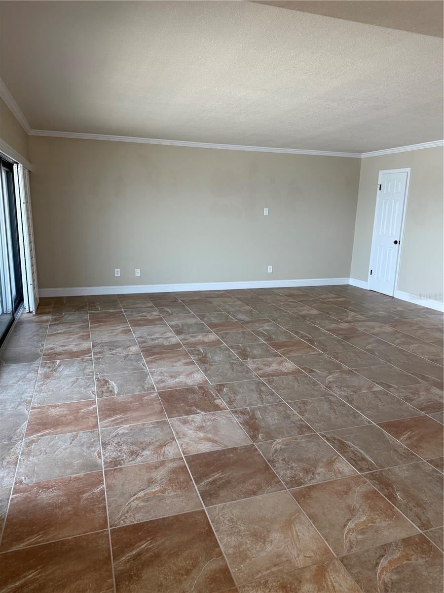 Photo 8 of 20: large living room