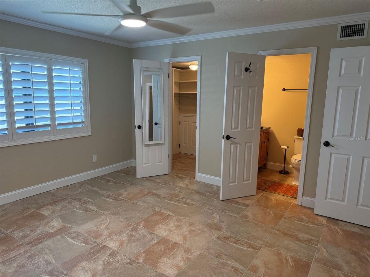Photo 15 of 20: Primary bedroom