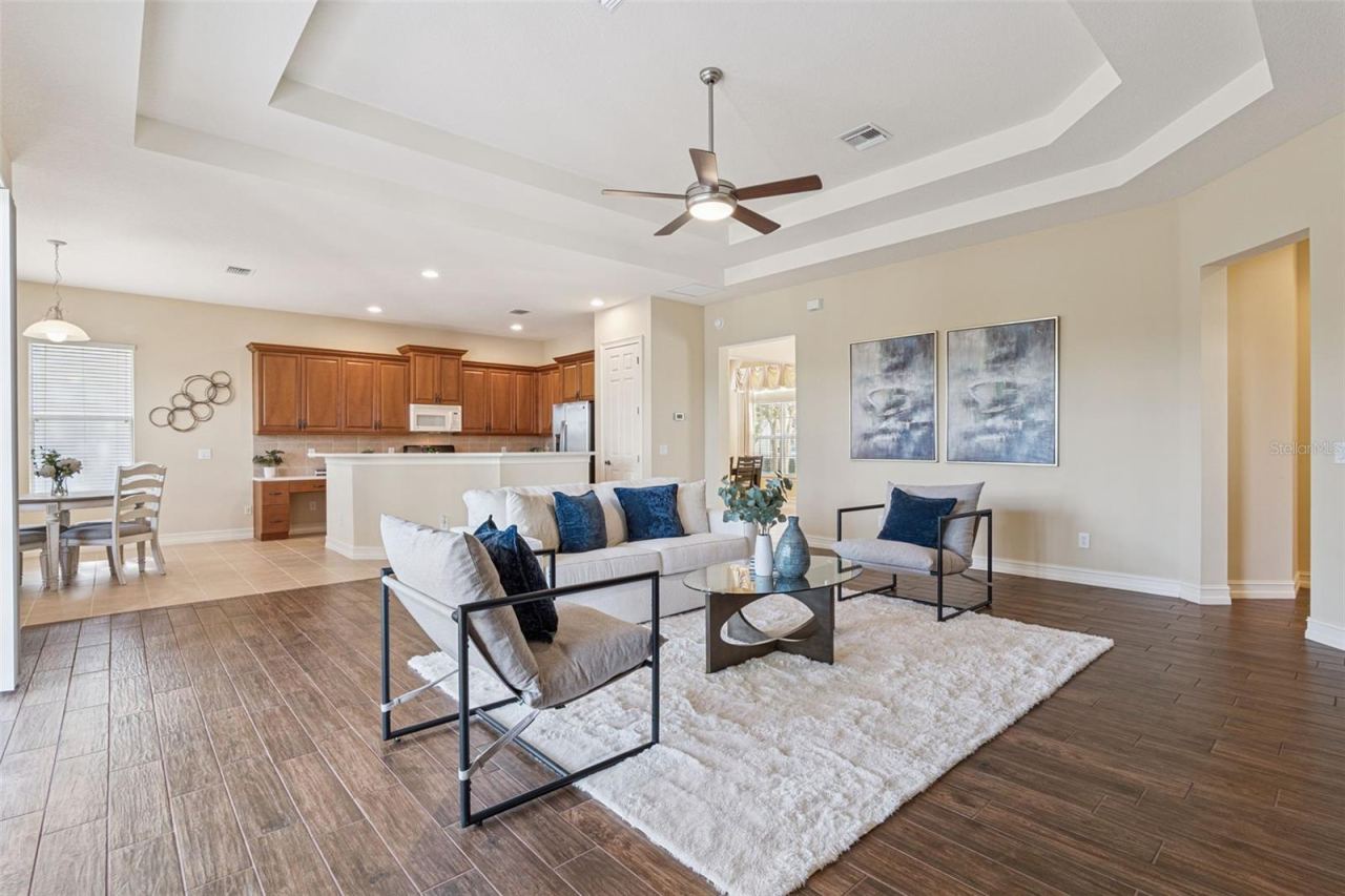 Photo 9 of 20: View of Kitchen & Dinette areas from Family Room