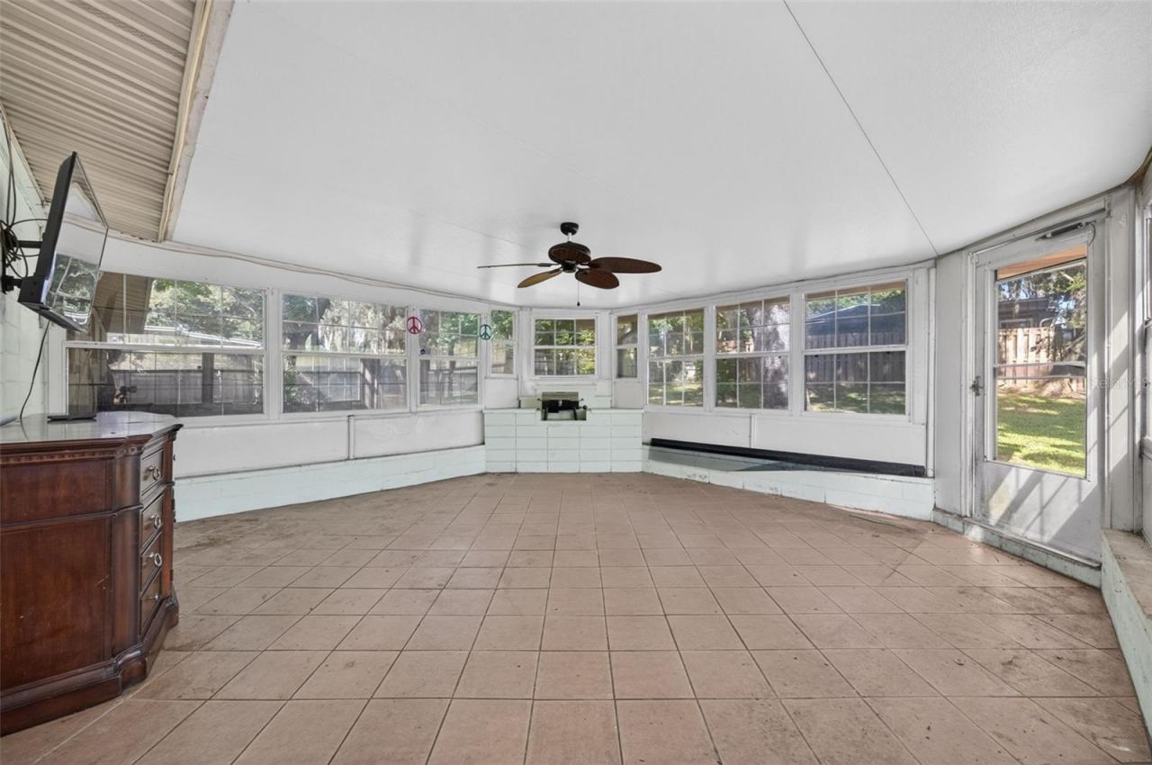 Photo 19 of 20: Enclosed Patio