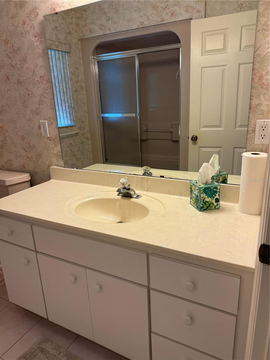 Photo 18 of 19: Guest bath