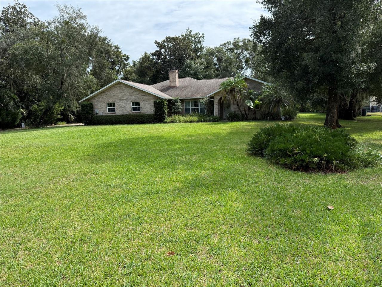 Photo 1 of 19: Front elevation
