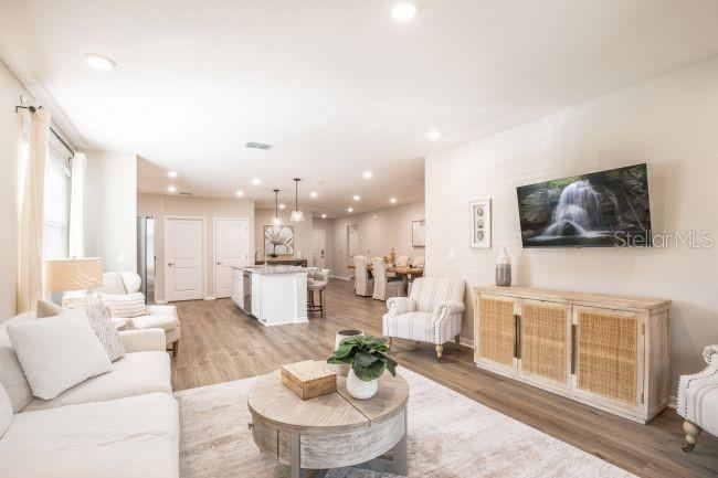 Photo 9 of 20: Model home - actual features may vary.