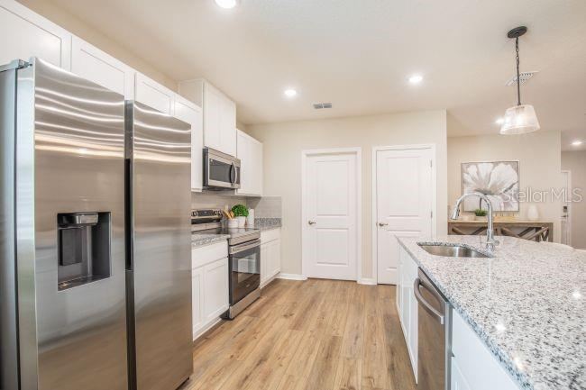 Photo 7 of 20: Model home - actual features may vary.