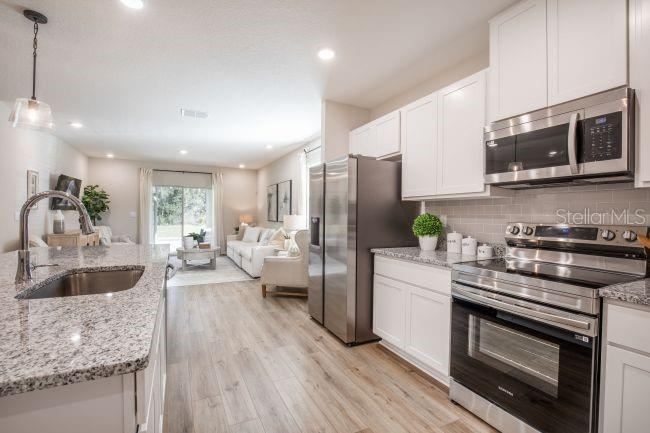 Photo 4 of 20: Model home - actual features may vary.