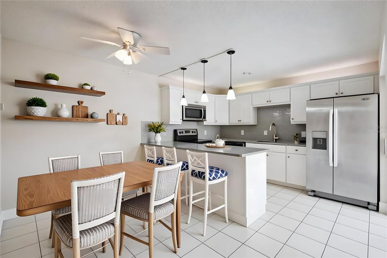 Photo 4 of 20: Eat-in Kitchen - Virtually Staged