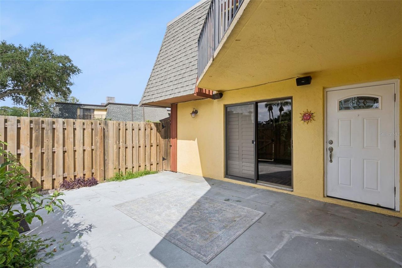 Photo 3 of 20: Fenced-In Courtyard