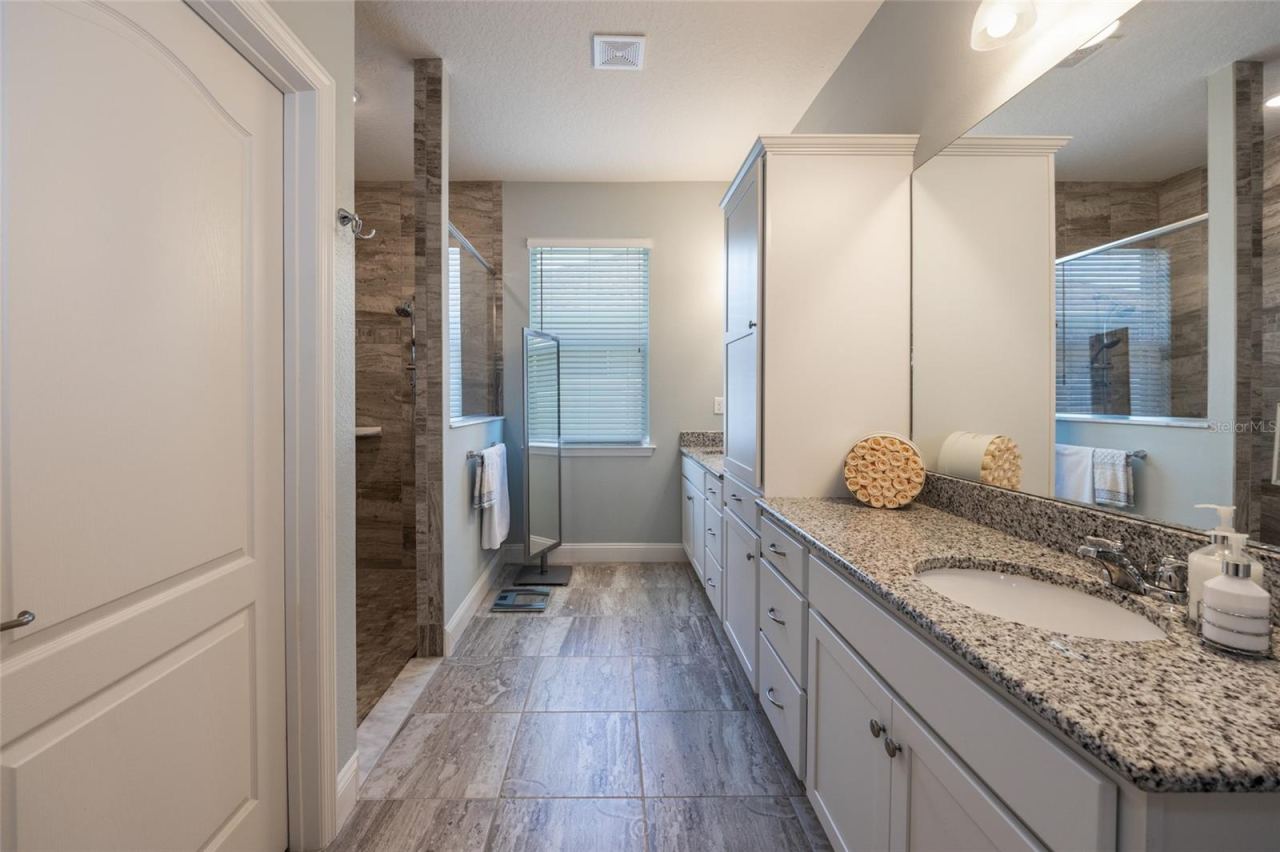 Photo 18 of 20: Totally upgraded master bathroom