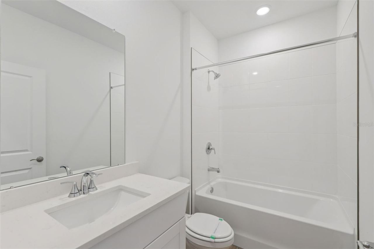 Photo 17 of 20: The interior photos are of another home with the same floor plan and interior finishes. Some details may vary