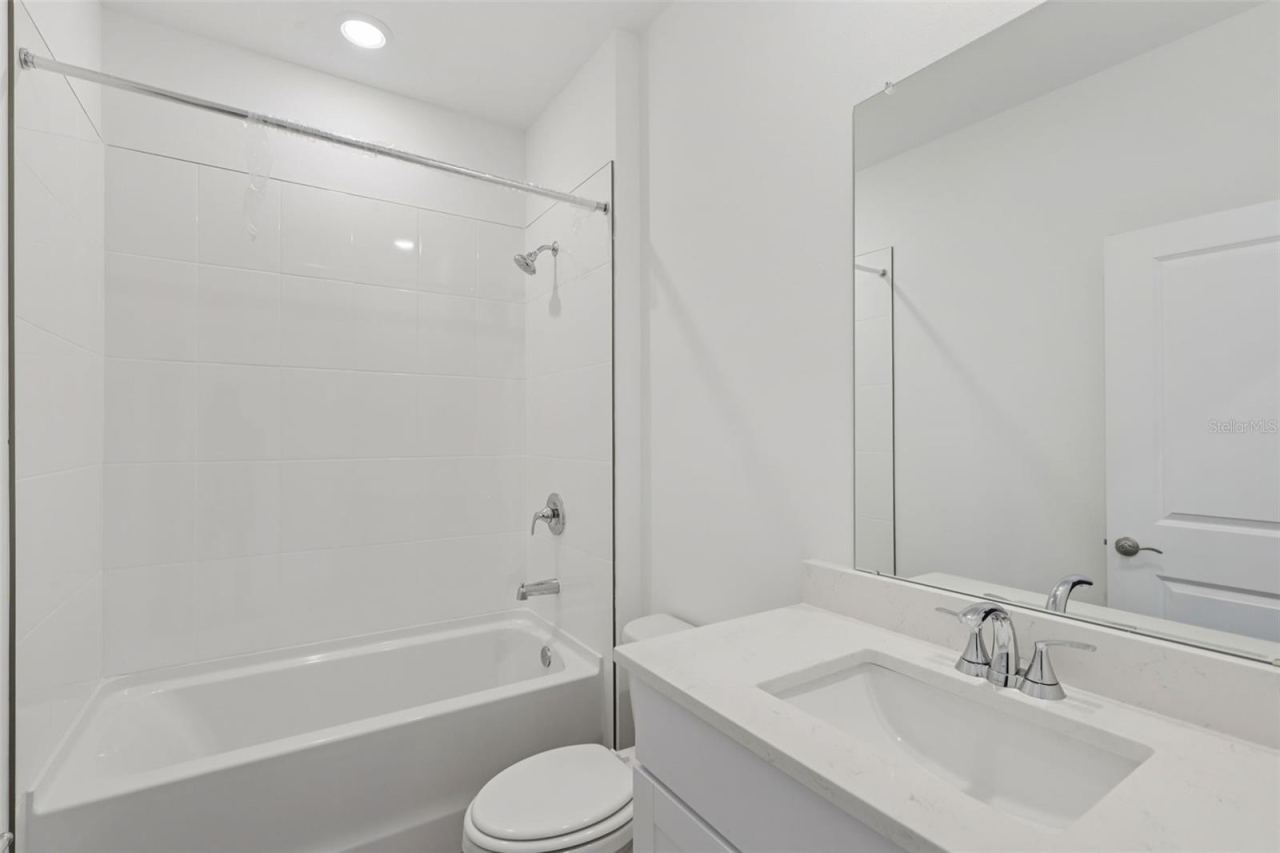 Photo 16 of 20: The interior photos are of another home with the same floor plan and interior finishes. Some details may vary