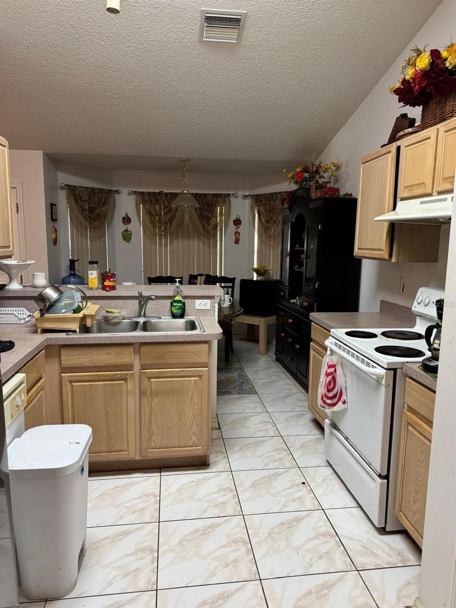 Photo 10 of 20