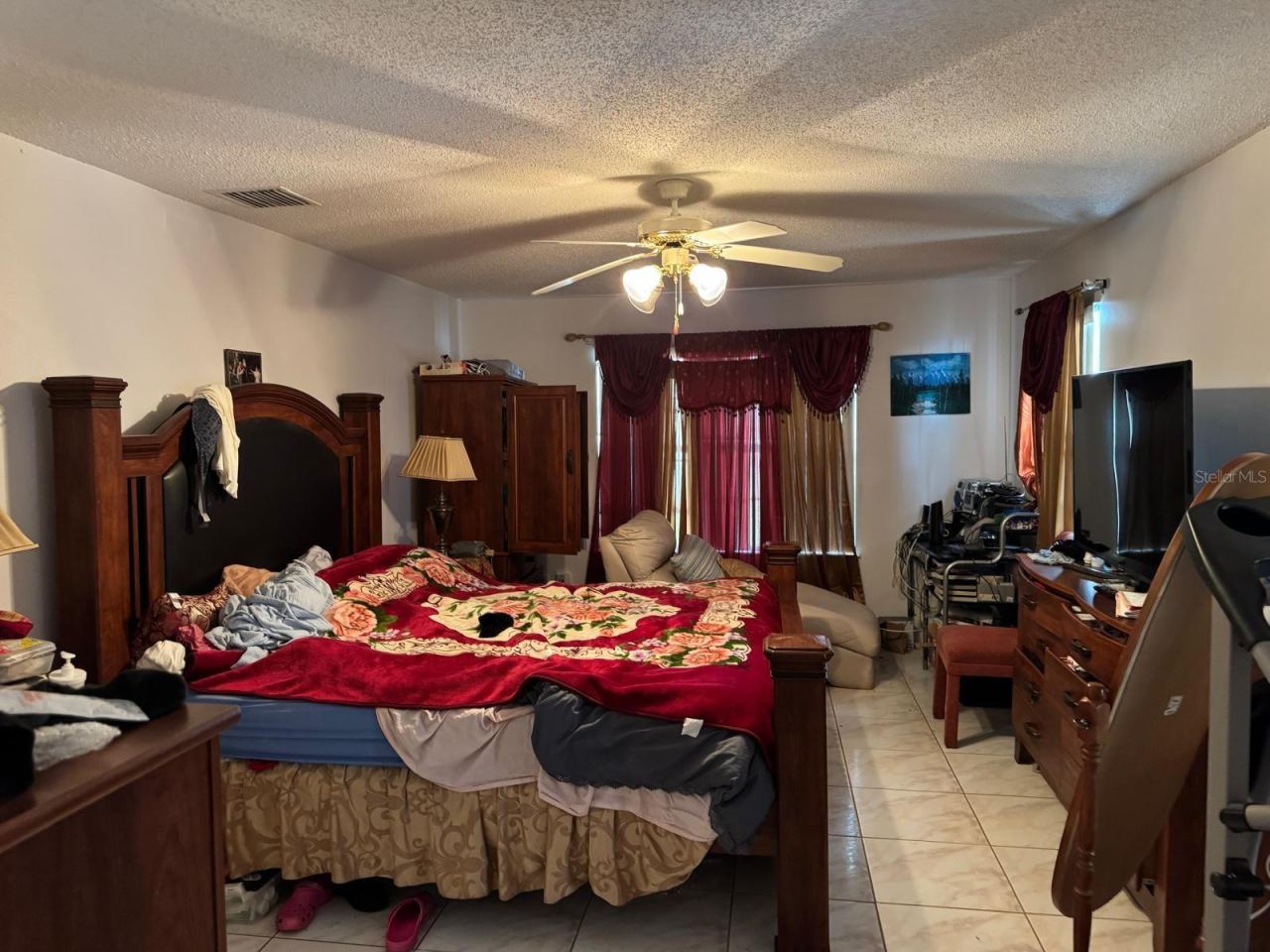 Photo 11 of 20: master bedroom
