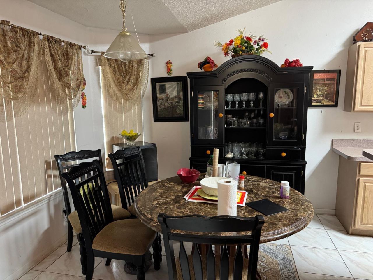 Photo 9 of 20: eat-in-kitchen