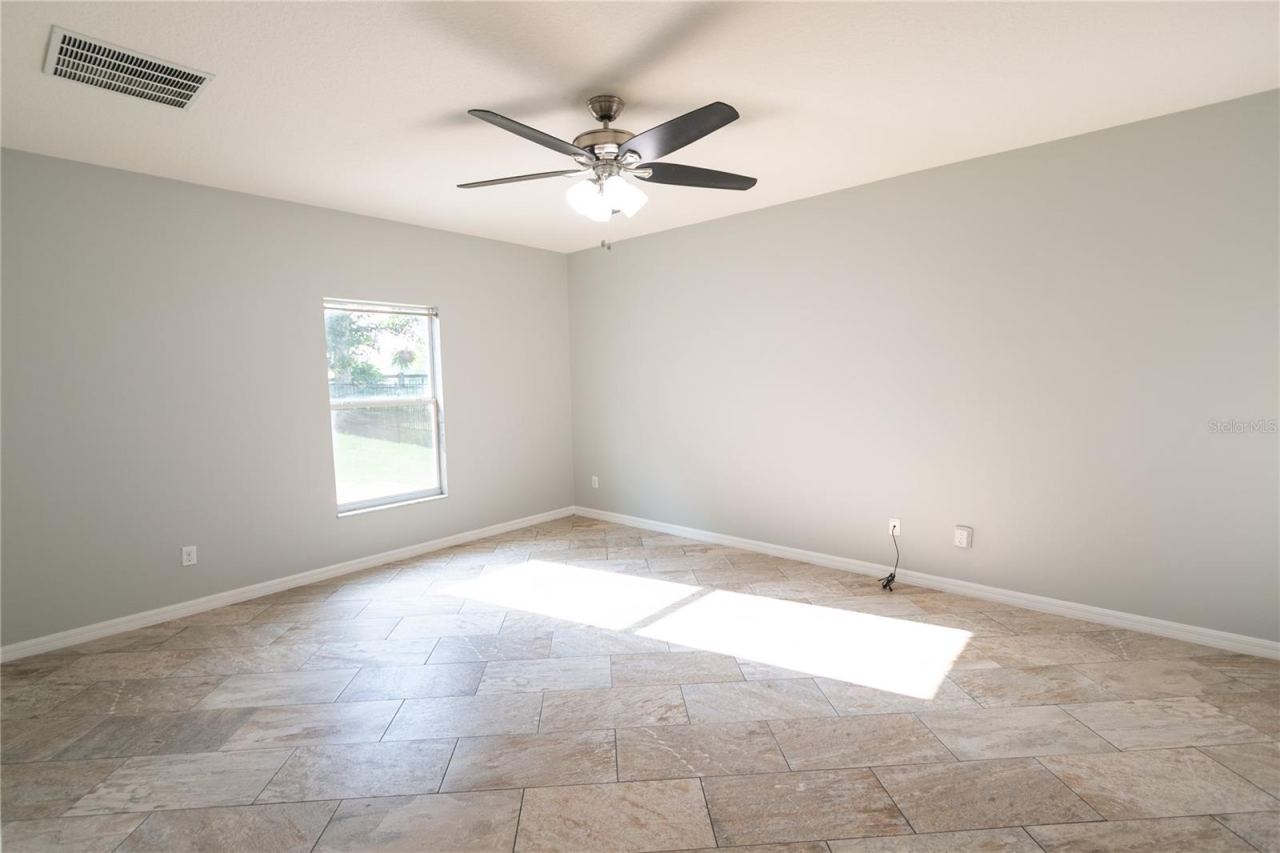 Photo 18 of 20: Master Bedroom