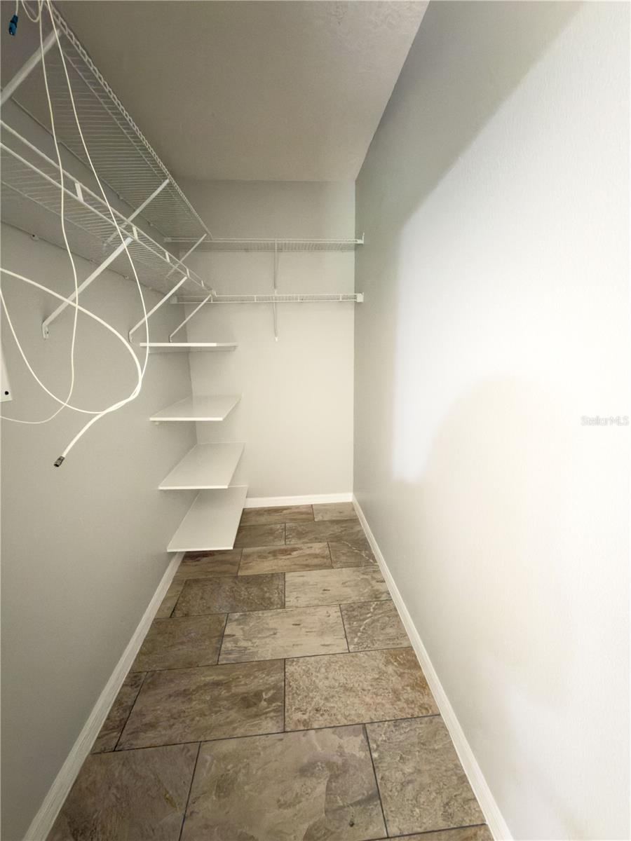 Photo 19 of 20: Master closet