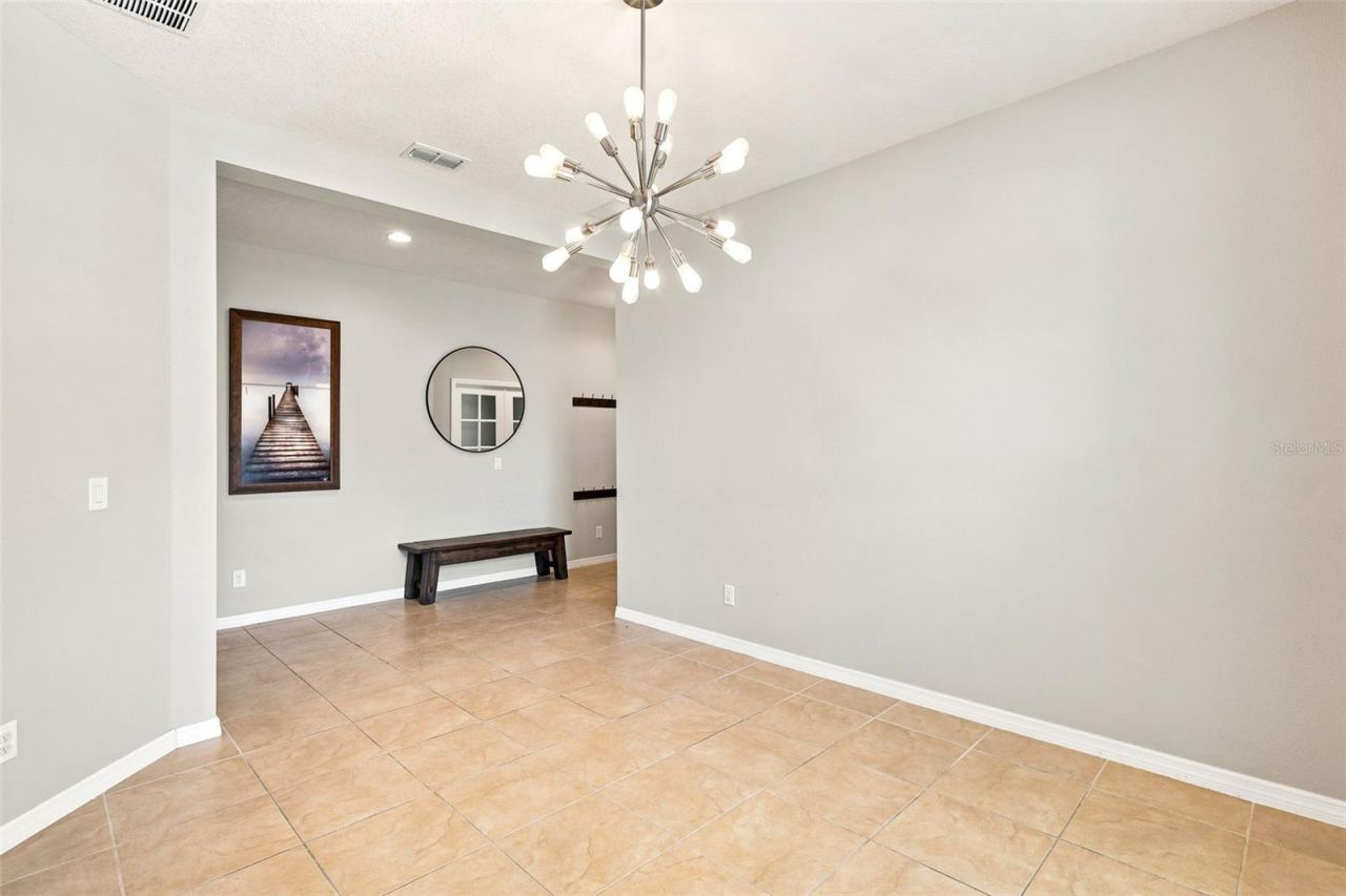 Photo 8 of 20: DINING ROOM