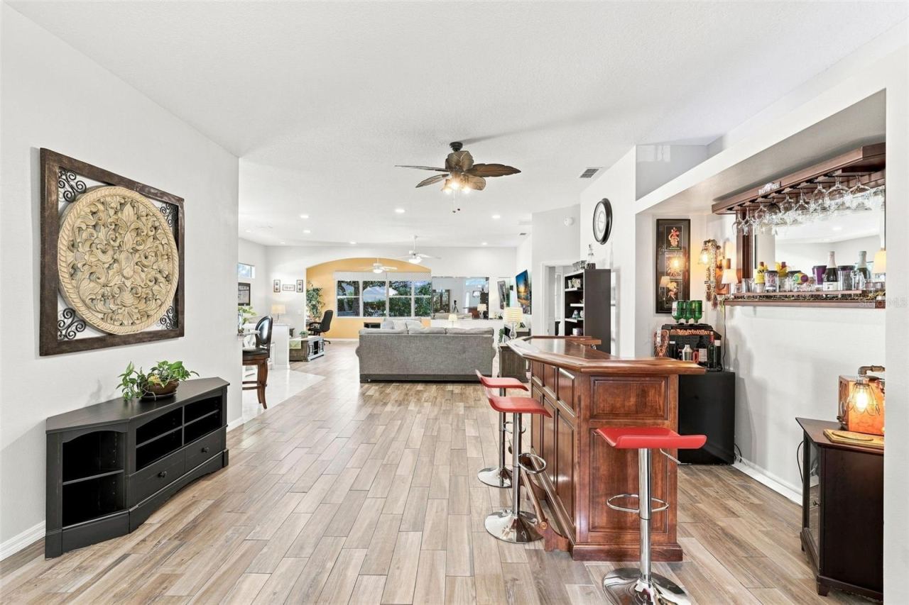 Photo 8 of 20: This bar space is very flexible and could also be used as Dining Room.