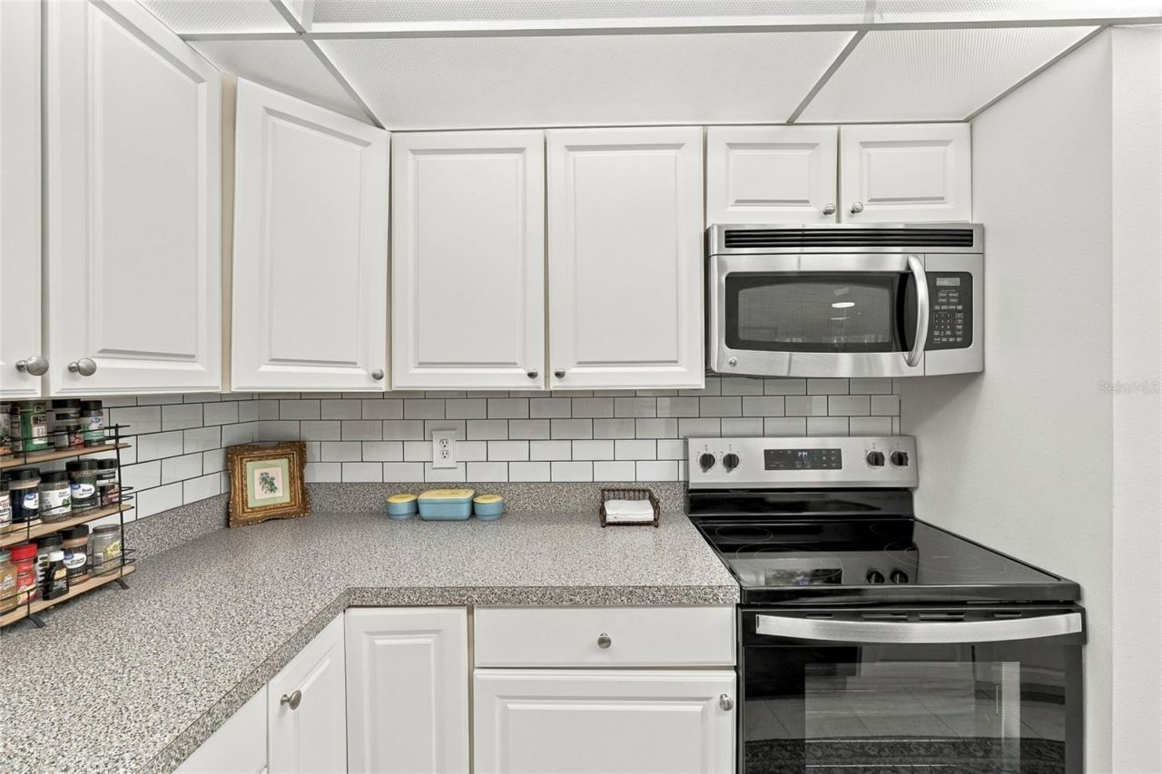 Photo 3 of 20: Kitchen