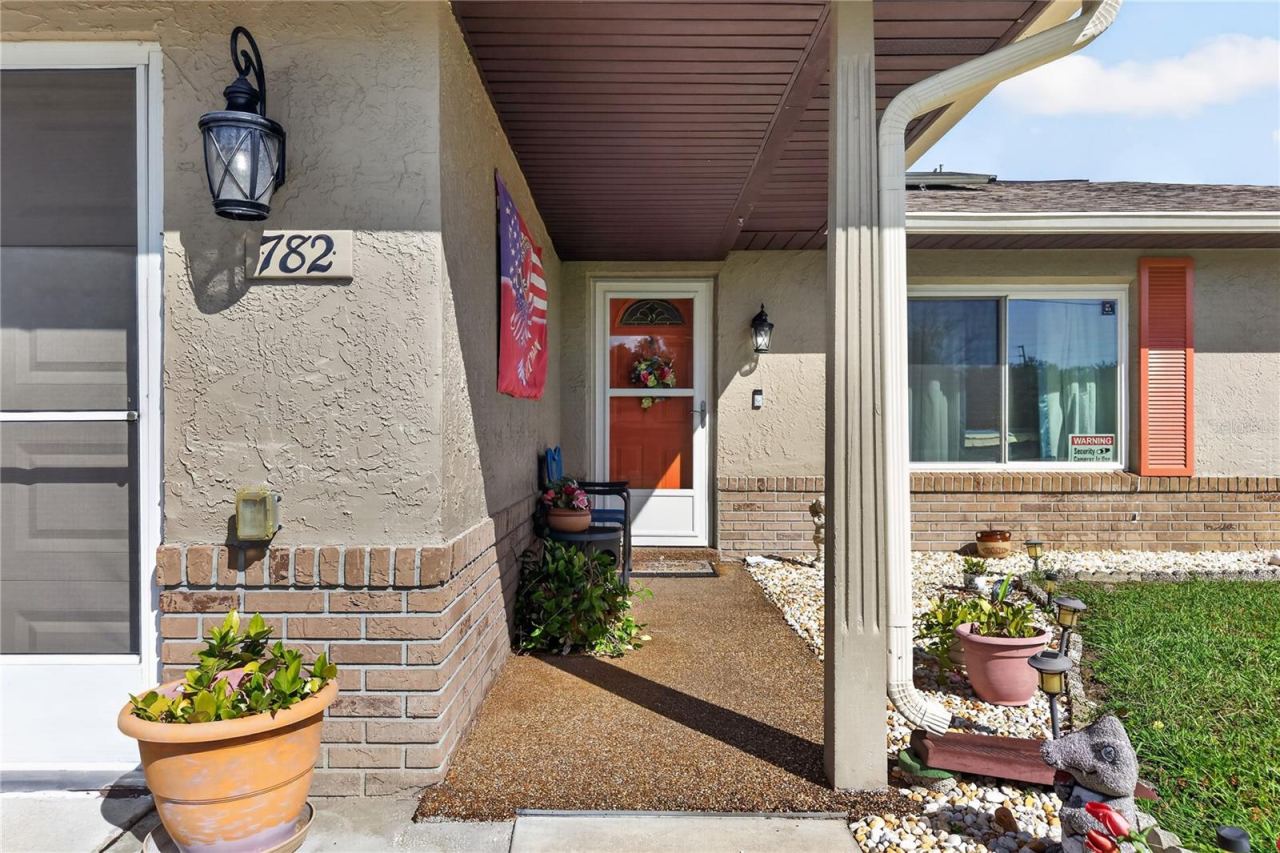 Photo 5 of 20: Front Door