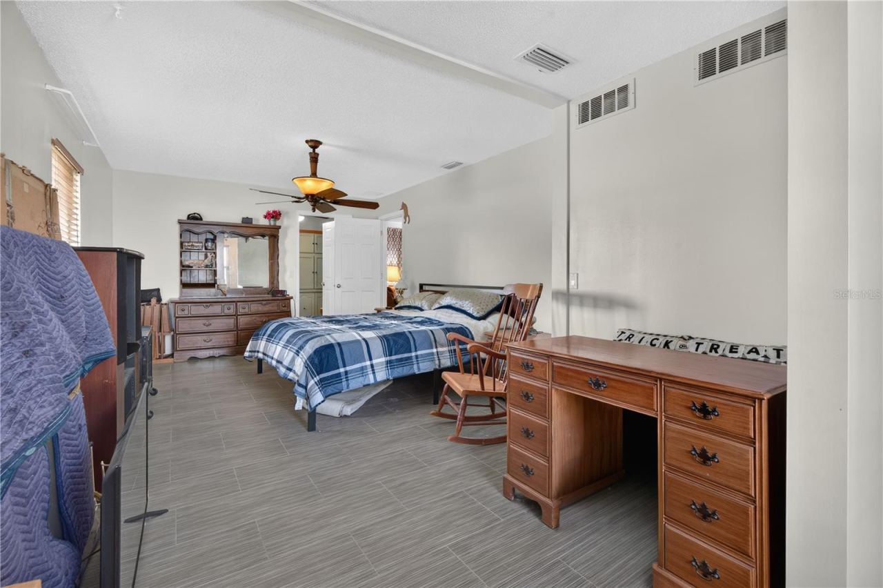 Photo 20 of 20: Primary Bedroom