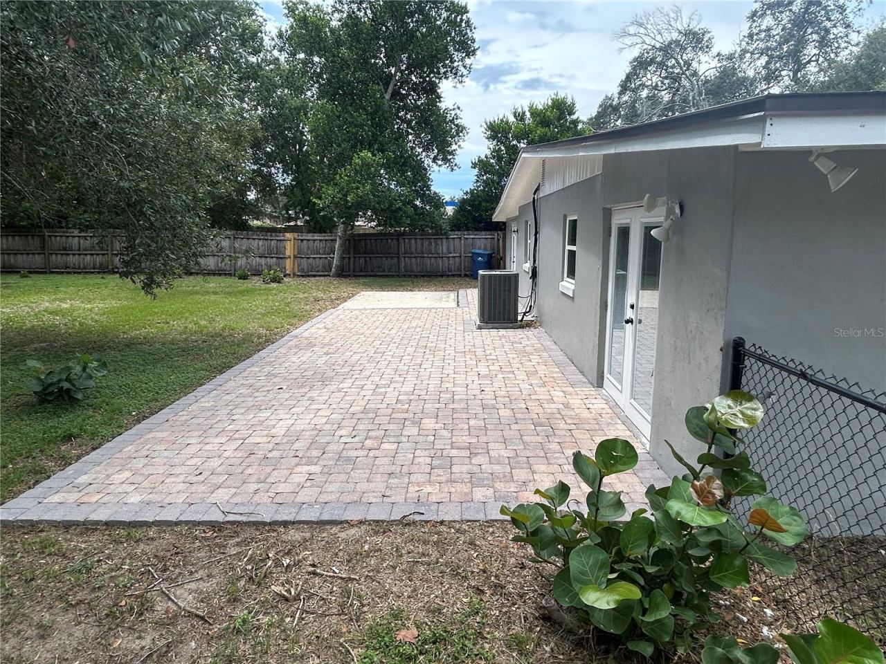 Photo 14 of 20