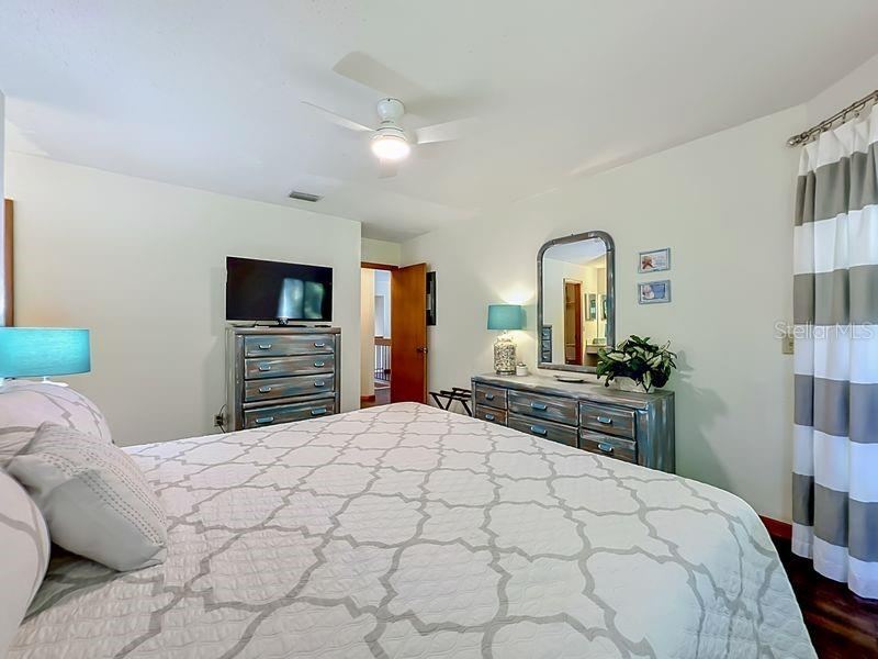 Photo 16 of 20: Primary Bedroom