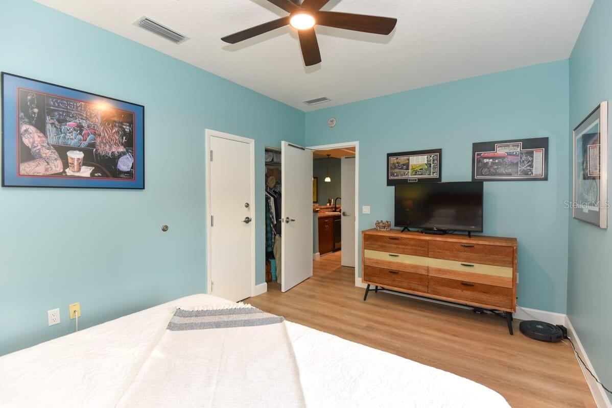 Photo 10 of 20: Primary bedroom with luxury linens