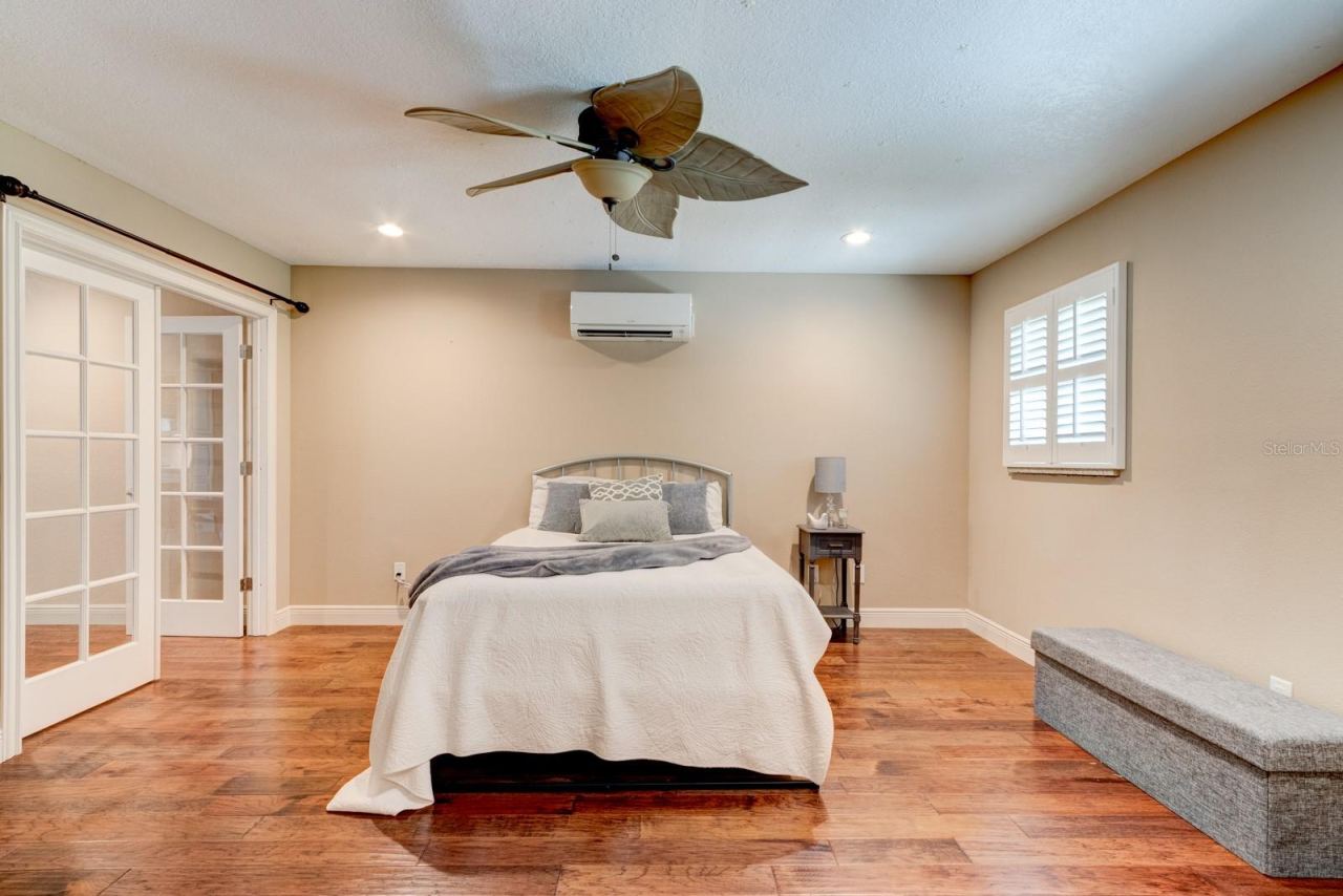 Photo 14 of 20: Master Bedroom Upstairs