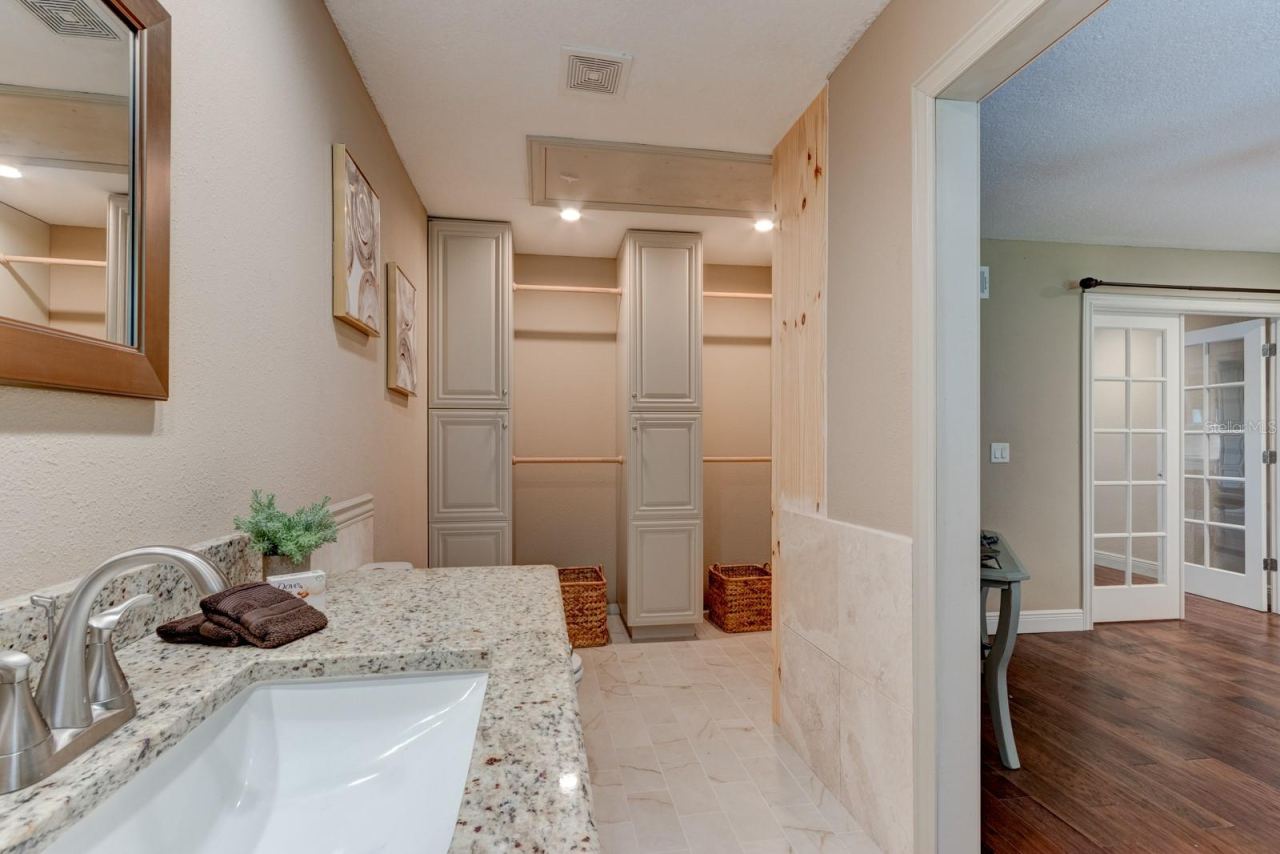Photo 18 of 20: Master Bath