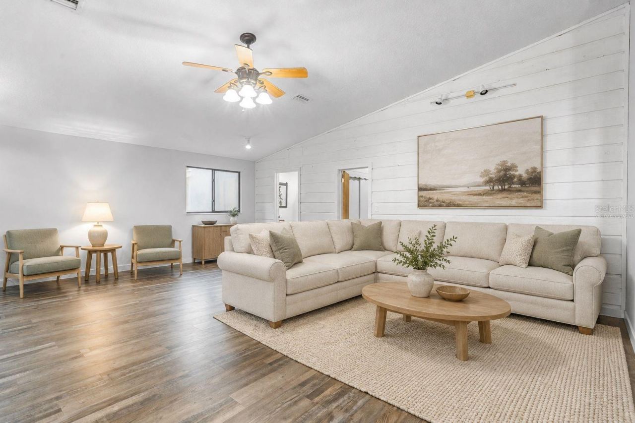 Photo 11 of 20: Virtually Staged Living Room