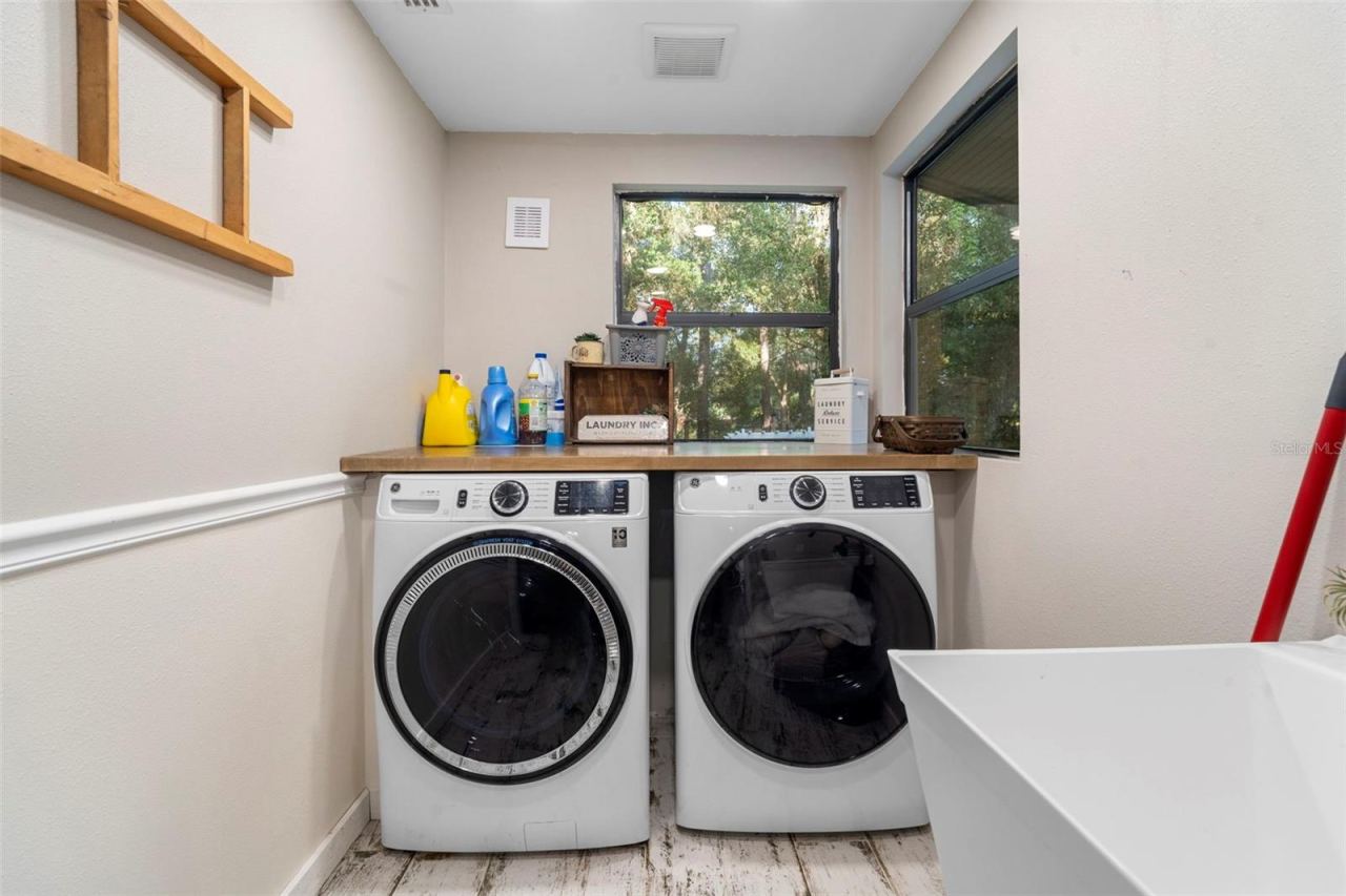 Photo 14 of 20: Laundry Room