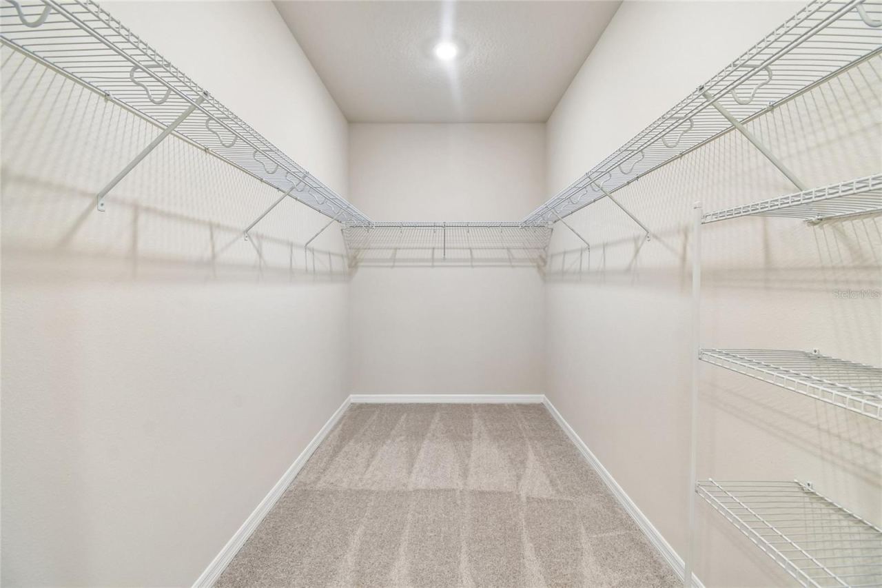 Photo 17 of 20: Owner's Closet