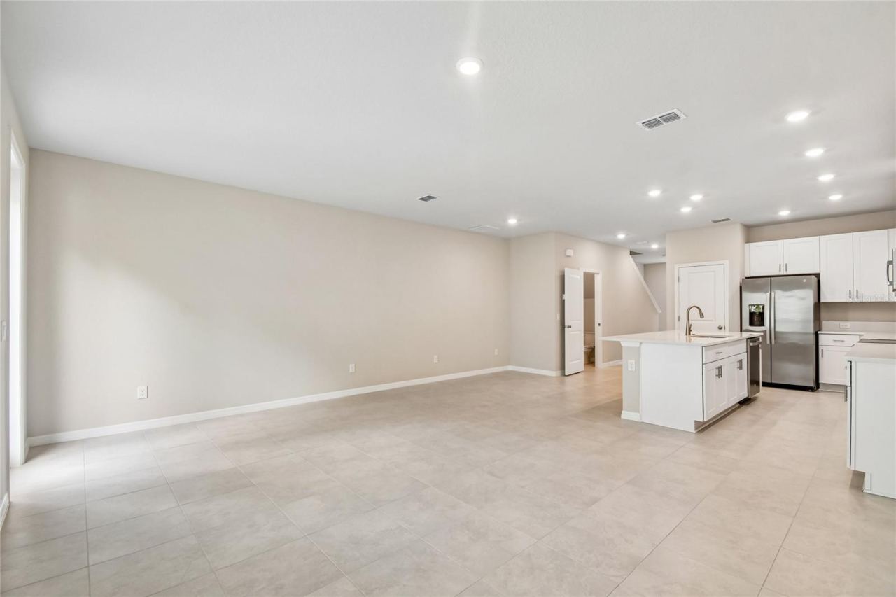 Photo 9 of 20: Family Room