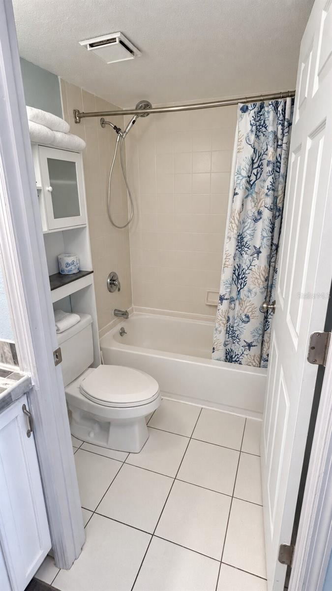 Photo 13 of 20: Bathroom