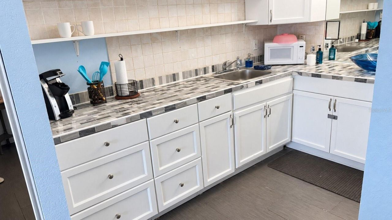 Photo 9 of 20: Kitchen
