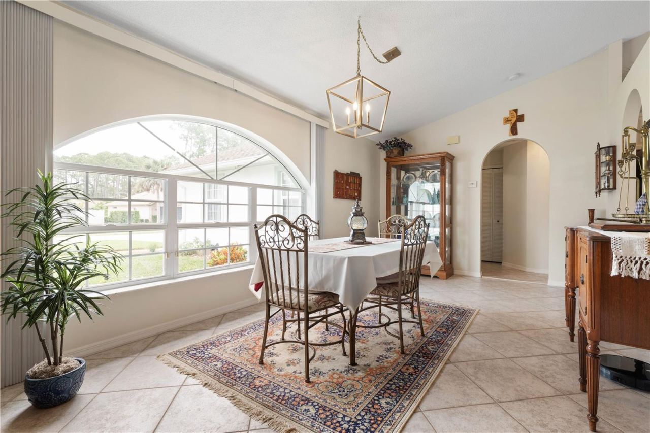 Photo 16 of 20: Dining Room with Beautiful Window