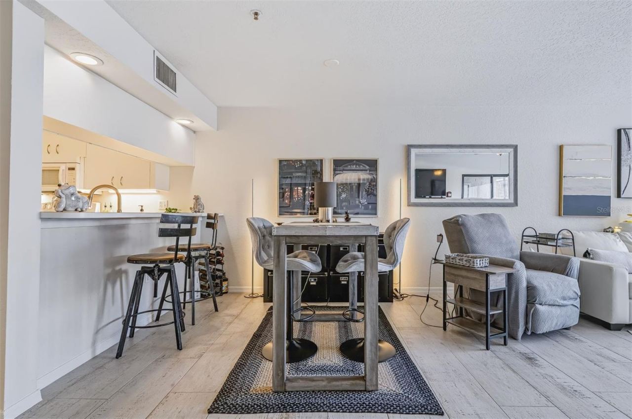 Photo 6 of 20: dining area