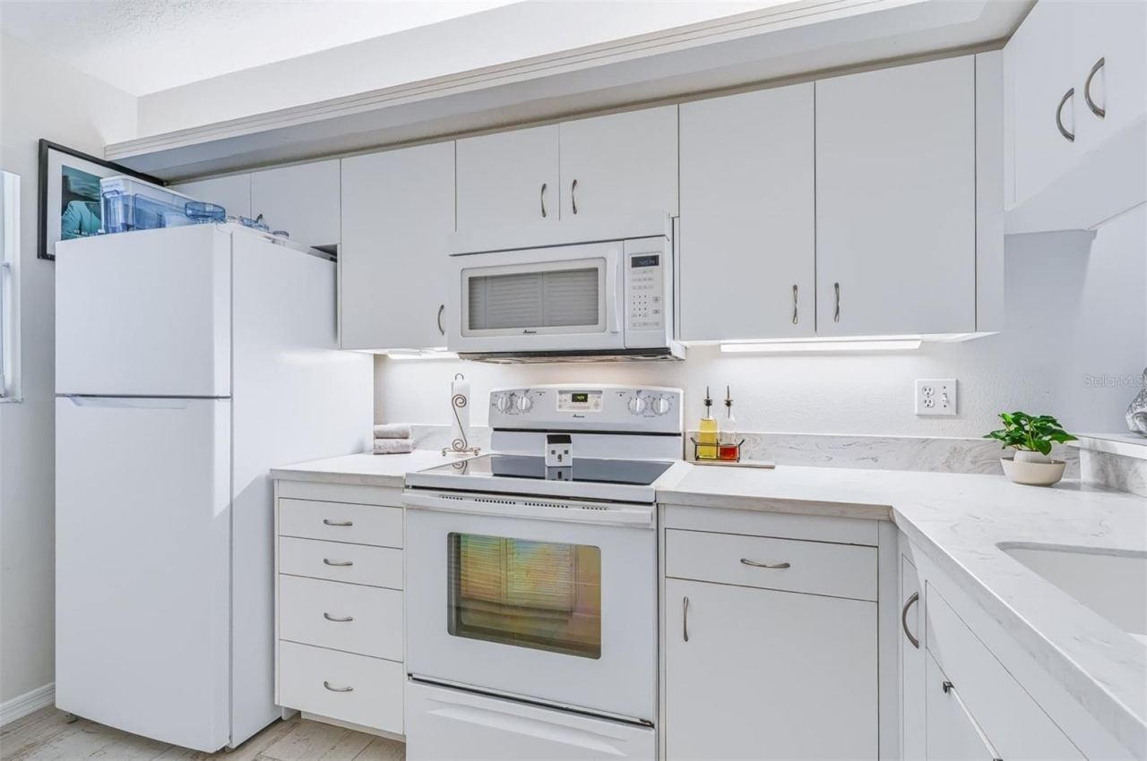 Photo 15 of 20: kitchen with white bright appliances