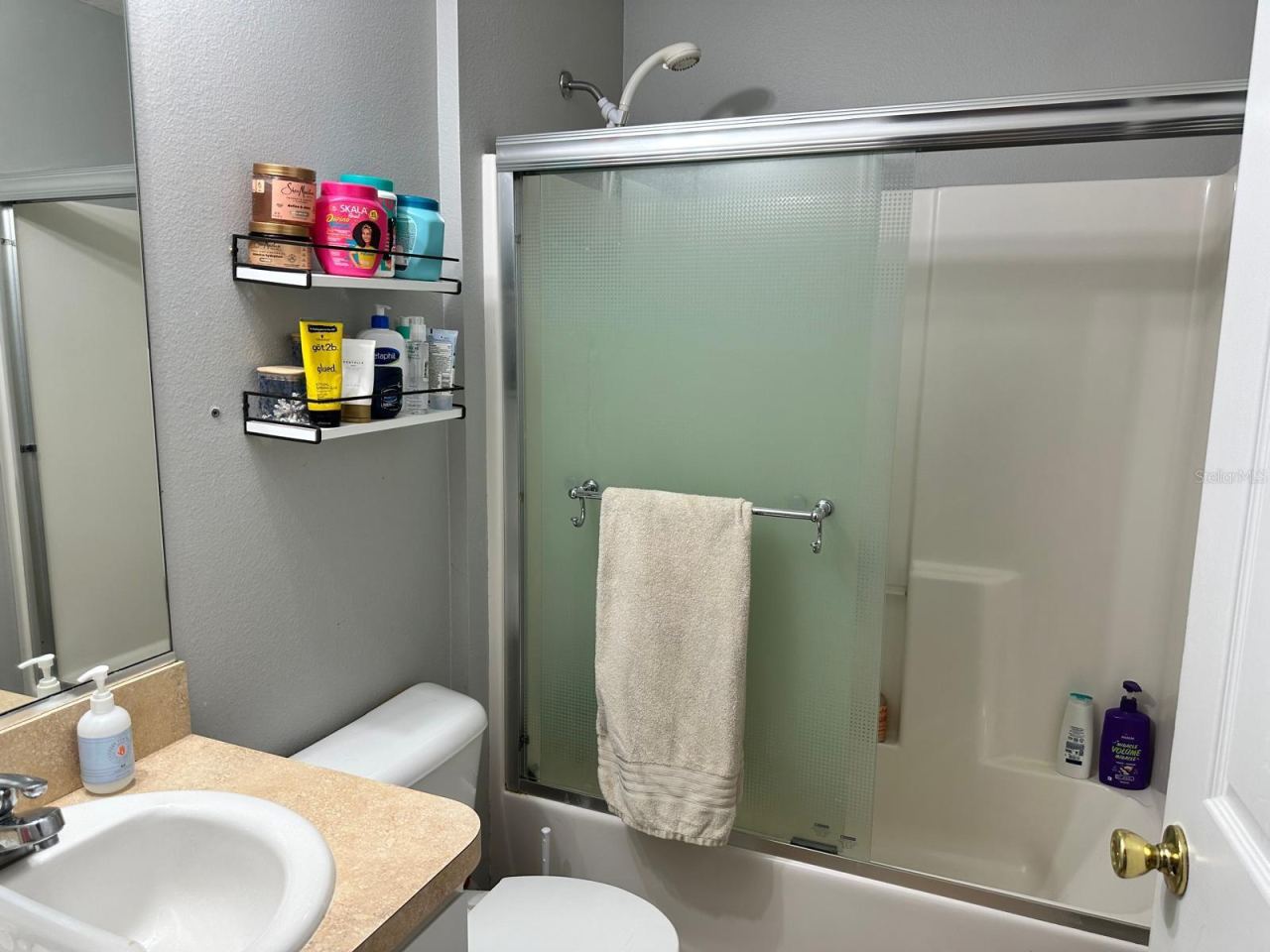 Photo 3 of 20