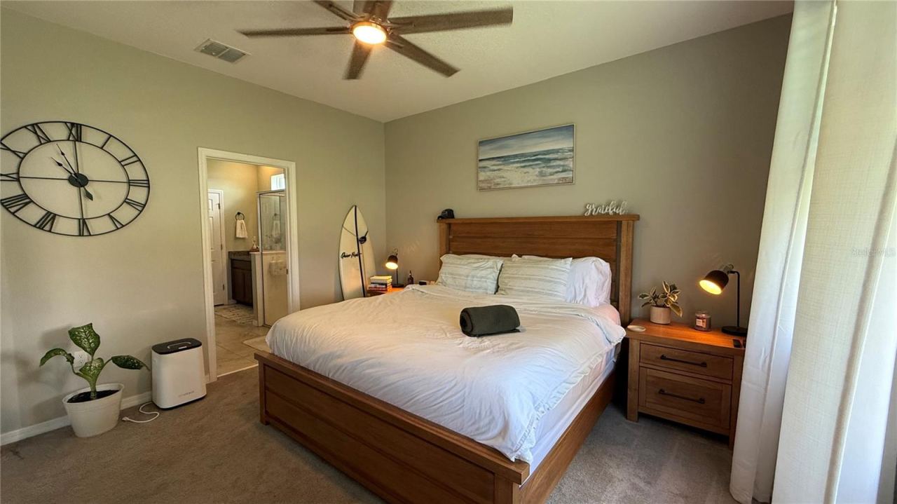 Photo 17 of 20: Primary Bedroom