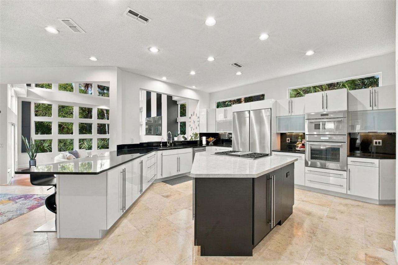 Photo 10 of 20: KITCHEN