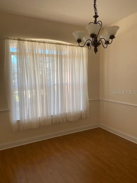 Photo 5 of 8: dining room