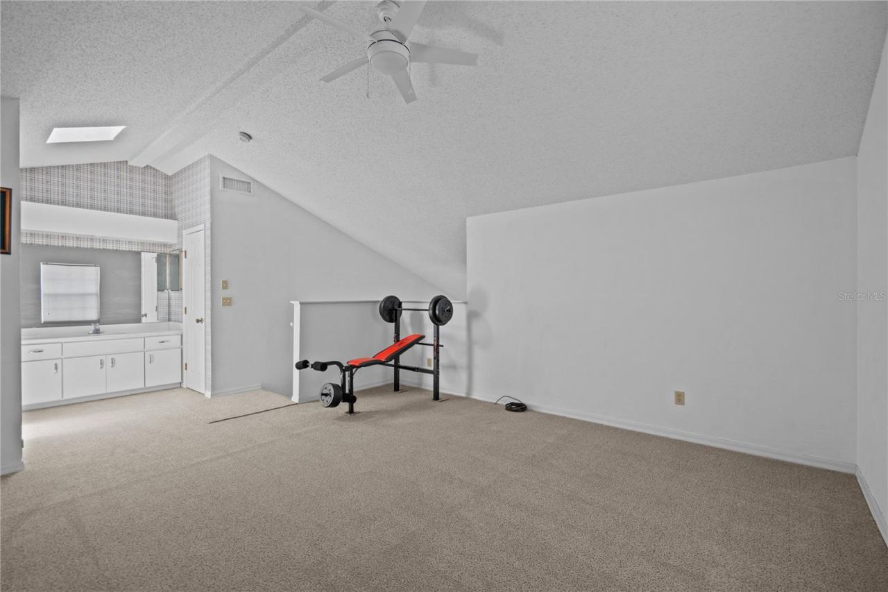 Photo 18 of 20: Loft bedroom