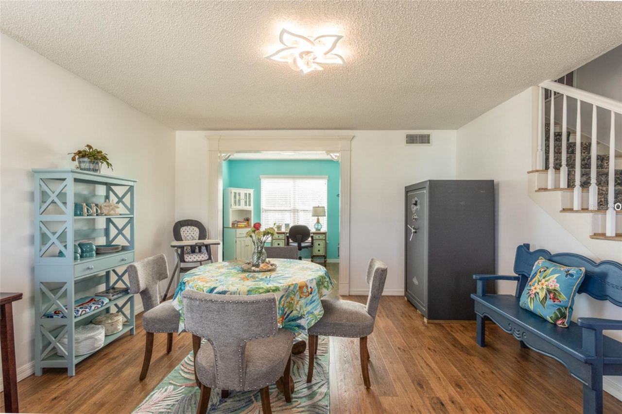 Photo 20 of 20: Family room
