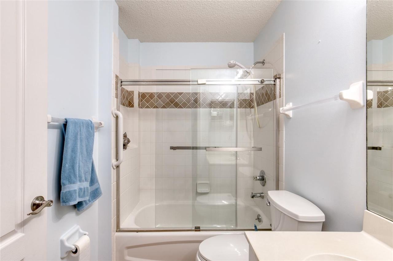 Photo 20 of 20: Hall Bath