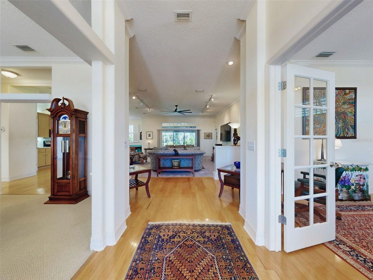 Photo 7 of 20: Foyer view from front door