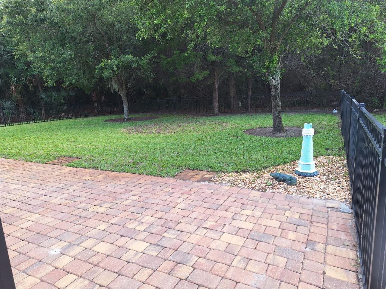 Photo 15 of 20: Open back patio
