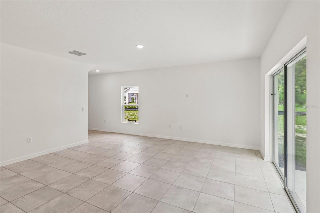 Photo 4 of 20: Great Room