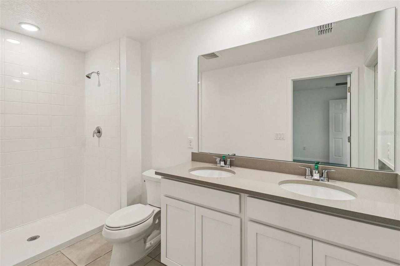 Photo 20 of 20: Primary Bathroom